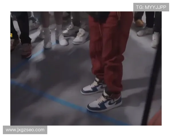 排面拉满SLAM晒布朗尼发展联盟赛场照与上脚战靴引热议